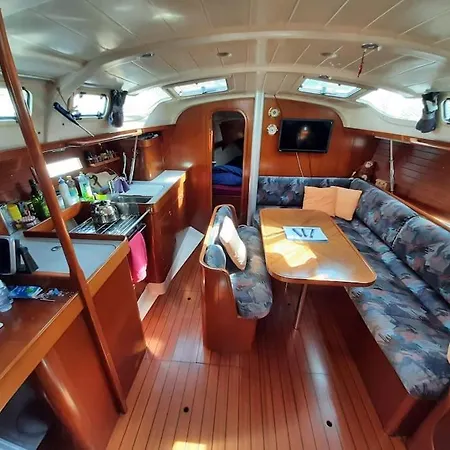 Botel Atypique Sur Un Voilier Confortable *
